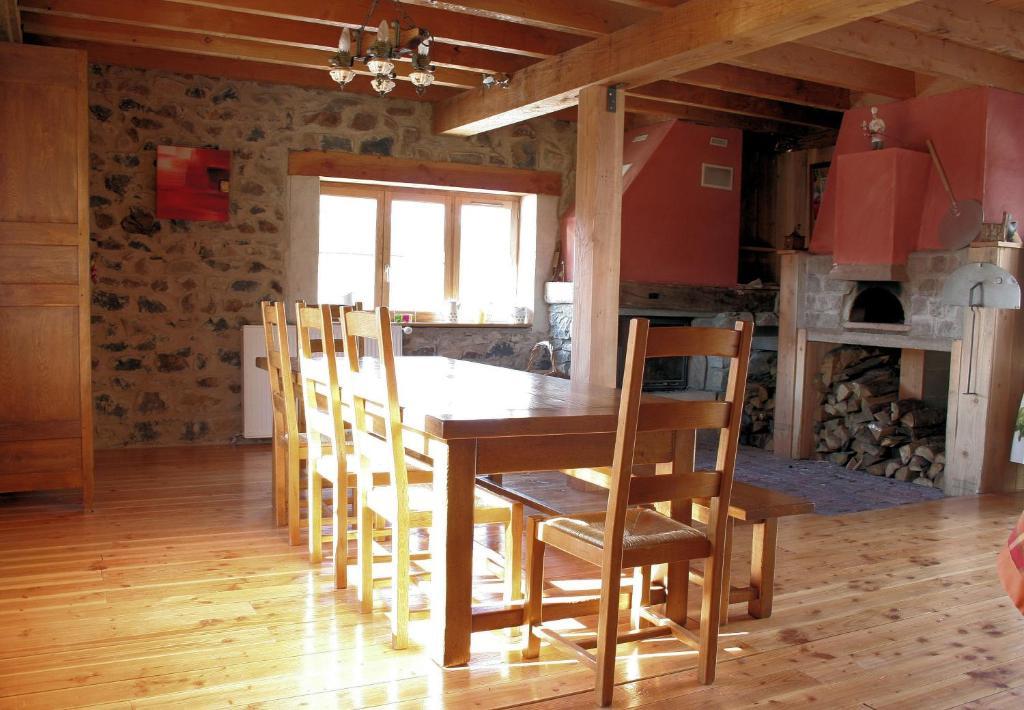 Chambres D'Hotes La Cime Beaujolaise Poule-lès-Écharmeaux Exterior foto